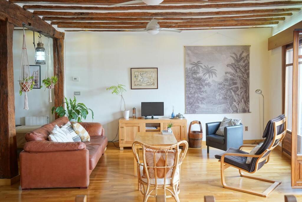 Sea Views In The Heart Of The Old Town Apartment กาสโตร-อูร์เดียเลส ภายนอก รูปภาพ
