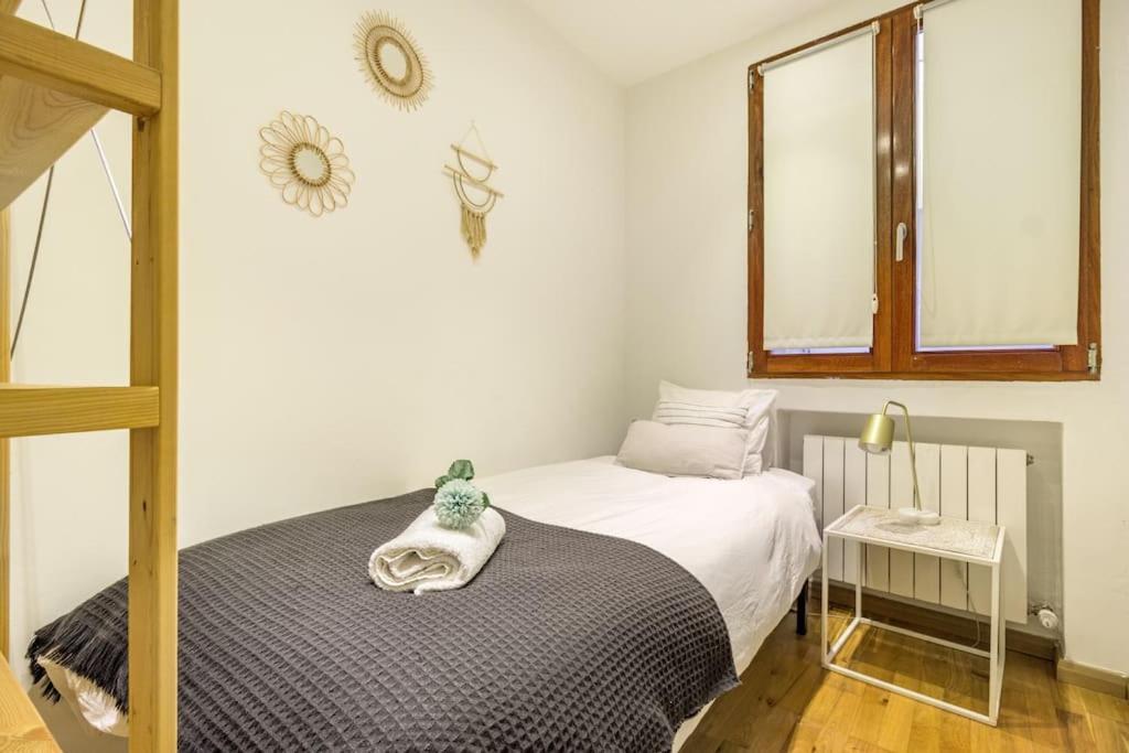 Sea Views In The Heart Of The Old Town Apartment กาสโตร-อูร์เดียเลส ภายนอก รูปภาพ