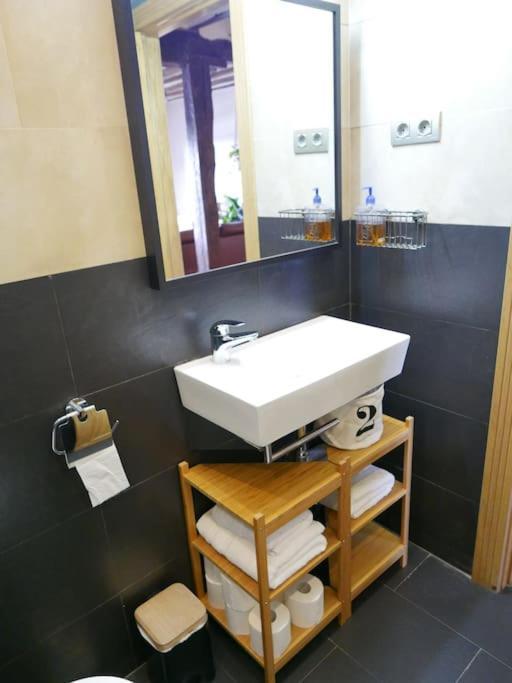 Sea Views In The Heart Of The Old Town Apartment กาสโตร-อูร์เดียเลส ภายนอก รูปภาพ